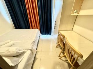 Cairong Inn Condominium pool TV with Netflix FAME RESIDENCES - Manila - 1