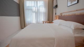 Patio Spring Holiday Inn -- Free round trip pick-up service --Panoramic view of Tianmen Mount - 3
