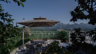 Patio Spring Holiday Inn - 5