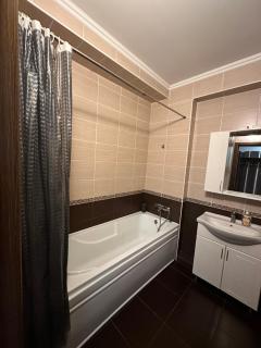 Renthouse Apartments Forest Heaven - 2