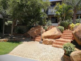Meerkat Manor - Komatipoort - 7