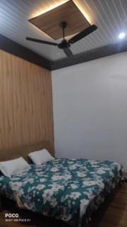 Hotel Trishul Inn - Karnaprayāg - 1