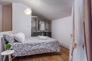 Deluxe Apartment Marina with a private parking - Rijeka - 2