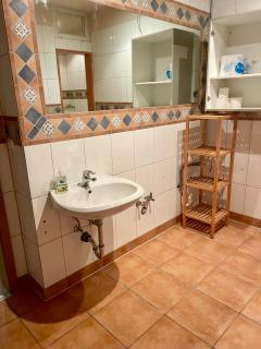 Schöne, hochwertige 5 Zimmer Wohnung in Oberhausen - 2