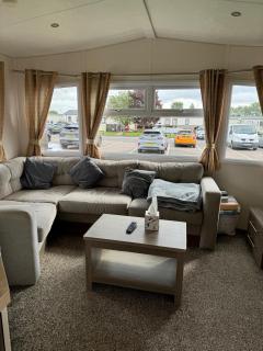 Homely 6 Berth Caravan With Decking And Wi-Fi At Seawick, Essex Ref 27928Sw - Clacton-on-Sea - 9