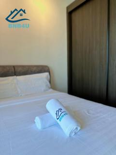 Beacon 2BR Infinity Pool - By BNB4U - George Town - 3