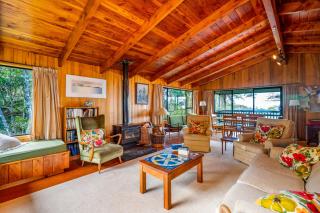 Lake View Lodge - Taupo Holiday Home - Kuratau - 4