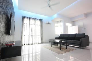 Shamrock Beach Villas 15 Seaview - George Town - 6