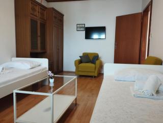 Borovik Guest House - Živogošće - 2