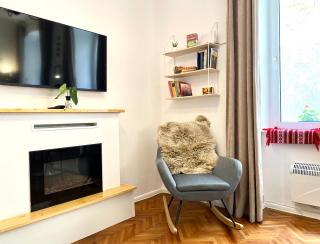 FLH - The Modern Classic Romanian - 5