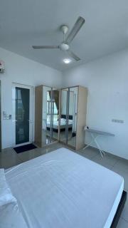 Southbay Seaview Condo A10 10minQueensbay 10minSpice - 3