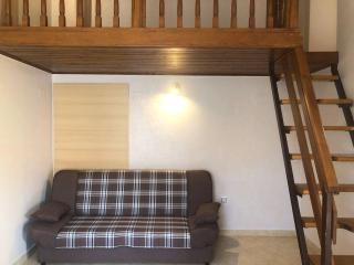 Apartment sleeps 4 close to beach - 6