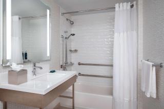 DoubleTree by Hilton Hotel and Conference Center Chicago North Shore - Skokie - 2