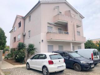 Apartment sleeps 4 close to beach - 8