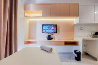 Relaxing Studio at Sky House Alam Sutera Apartment By Travelio - 5