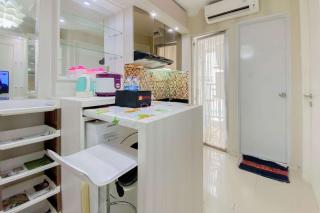 Comfortable and Homey 2BR at Bassura City Apartment By Travelio - Jakarta - 8