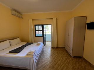 Canary Hotel - Golem - 7