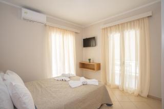 Melissa Zoe House - Vasiliki - 3