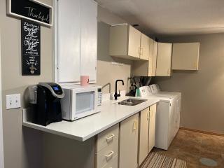 Charming Single House Lower Level - Calgary - 2