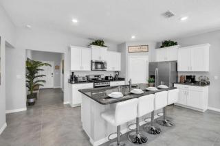 Luxury 6 Bed Private Pool Home In Solterra Resort home - Davenport - 2