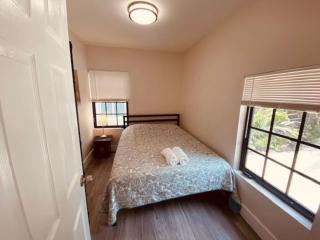 Charming 3bedroom 1bathroom Home, Walking Distance from Brickell - 2