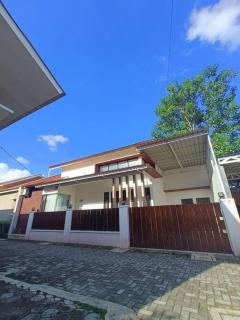 Rumah Besar dg Kolam Ikan diKota - Kebumen - 0