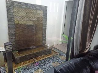 Rumah Besar dg Kolam Ikan diKota - 9