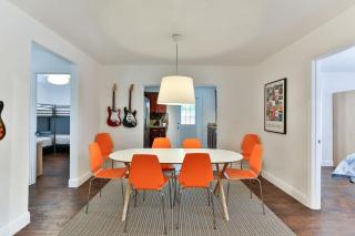 Modern Rock Themed House W Hot Tub Huge Yard - Miami - 4