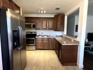 4Bed2Bath Design District Home With Huge Patio BBQ - 6