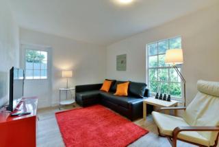 Modern Design District Getaway With Hot Tub and Garden - 6