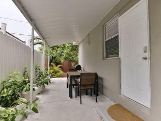 Coral Gables Area Hidden GEM with Private Garden - Miami - 9