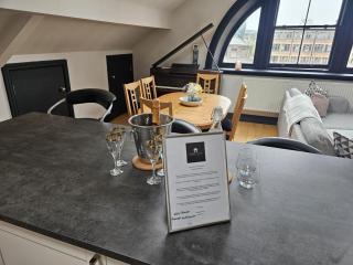 2 Bedroom City Centre Penthouse Loft Apartment - Liverpool - 0