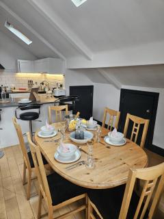 2 Bedroom City Centre Penthouse Loft Apartment - Liverpool - 1