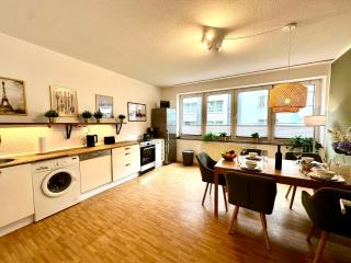 Pempelfort, zentral, Balkon, zu Fuß zur Kö & Stadt, Netflix - Düsseldorf - 1