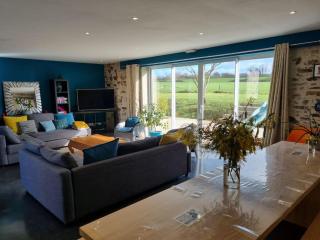 Corps de ferme rénové - 14 personnes - 2