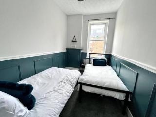 3 Bedroom spacious Flat - 7