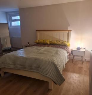 Kipping Manse Apartment - 1