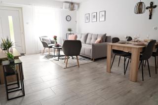 Apartment ANGIE - - 8