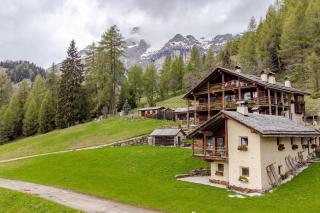 Chalet Dolomites Luxe con Spa, Piscine, Jacuzzi e Cinema Privato - 7
