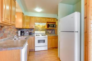 Three Bears Resort Adventure Base with Lake Access - 3