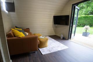 Foxes Den - South Cerney - 3