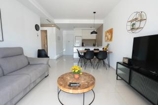 Helgafell Superior Courtyard Suite - Ciudad Quesada - 9