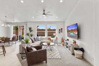Tiki Oasis at Ladera 325 Private Swimming Spa, Hot tub, and Community Pool - Washington - 3