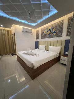 SNR VENUS HOTELS - Tirupati - 7