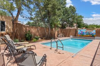 Unm Studentsparents At Discounted Prices - Albuquerque - 6
