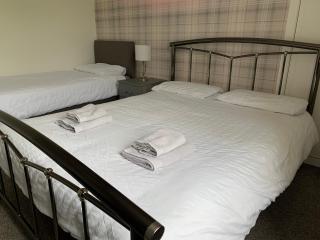 10 Burns Street, Tarbolton KA5 5RA - a facility of the nearby Plough Inn - Tarbolton - 5
