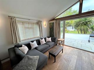 Spacious home near the Marinas with ample parking - Lymington - 6