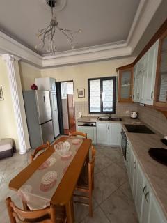 Guesthouse Enea - Durrës - 1