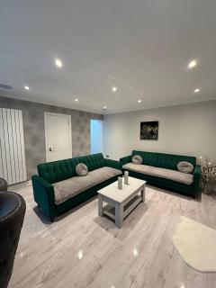 Luxury House - Greenford - 5