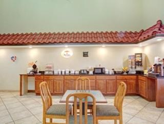 Super 8 by Wyndham Forrest City AR - Forrest City - 4